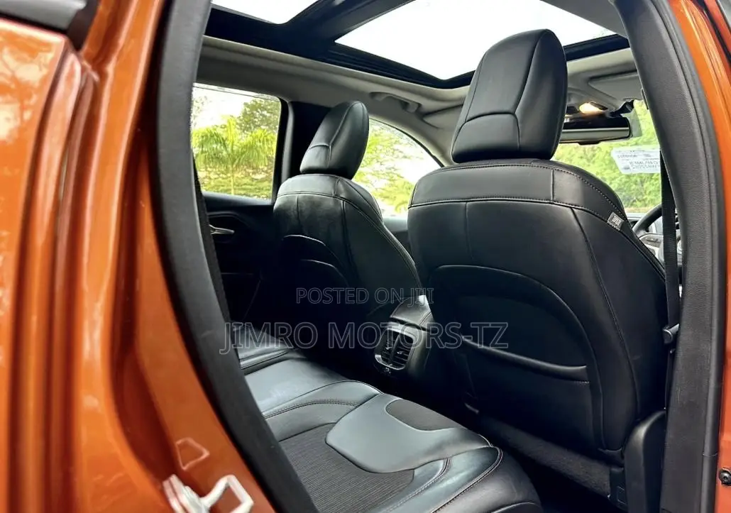 Jeep Cherokee 2016 Orange