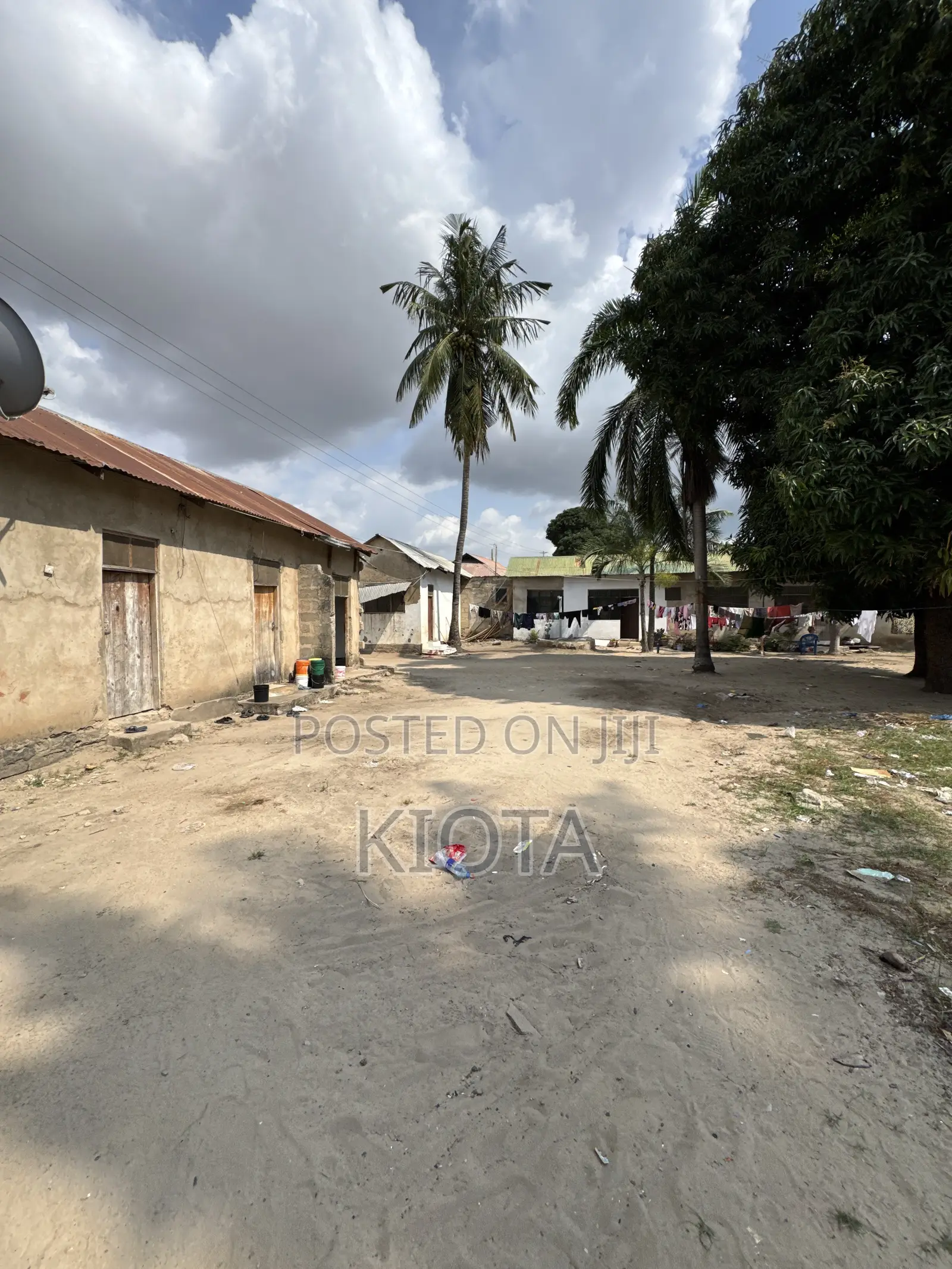 Ununio Upper Land