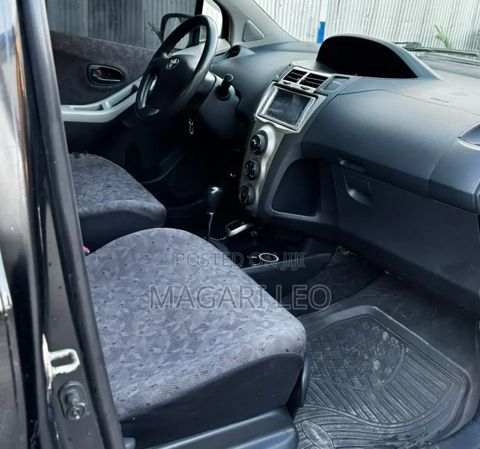 Toyota Vitz 1.5 FWD 5dr 2008 Black