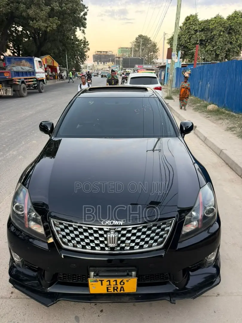 Toyota Crown 2011 Black