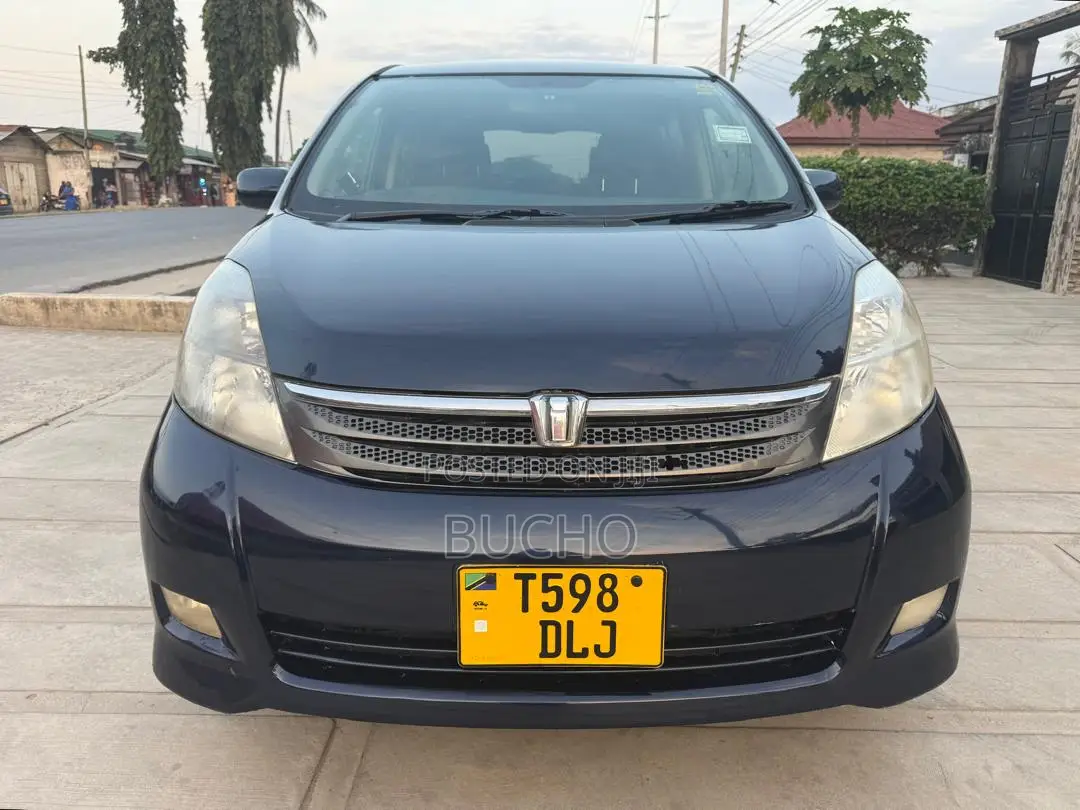 Toyota ISIS 2007 Blue