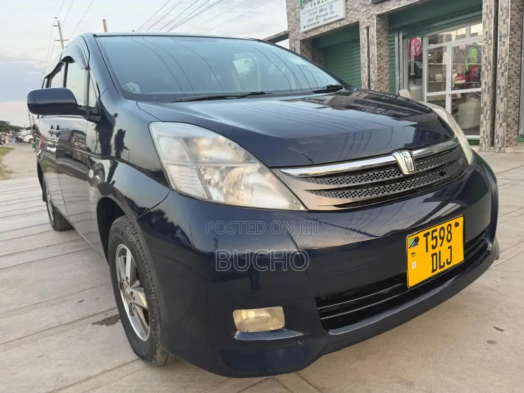 Toyota ISIS 2007 Blue