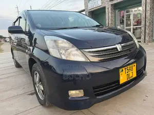 Toyota ISIS 2007 Blue