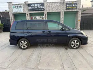 Toyota ISIS 2007 Blue