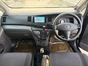 Toyota ISIS 2007 Blue