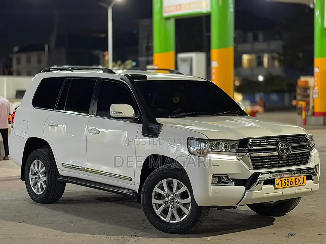 Toyota Land Cruiser 2018 White
