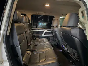 Toyota Land Cruiser 2018 White
