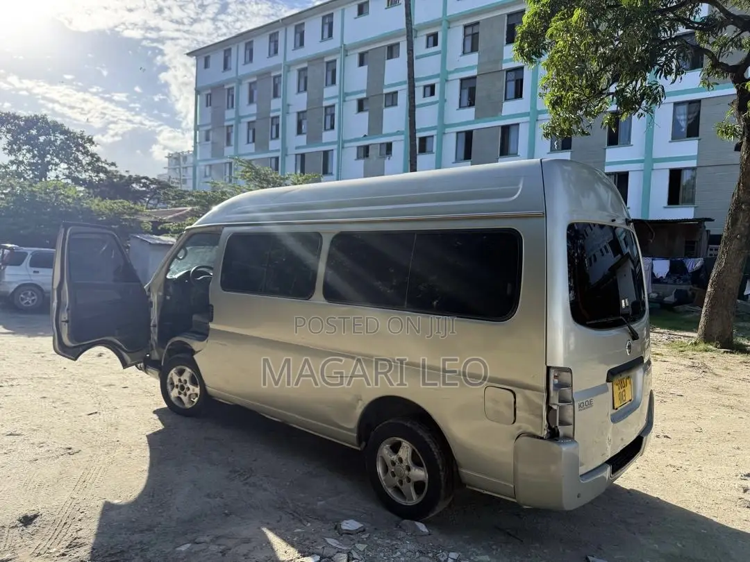 Nissan Caravan (Urvan) 2007 Silver