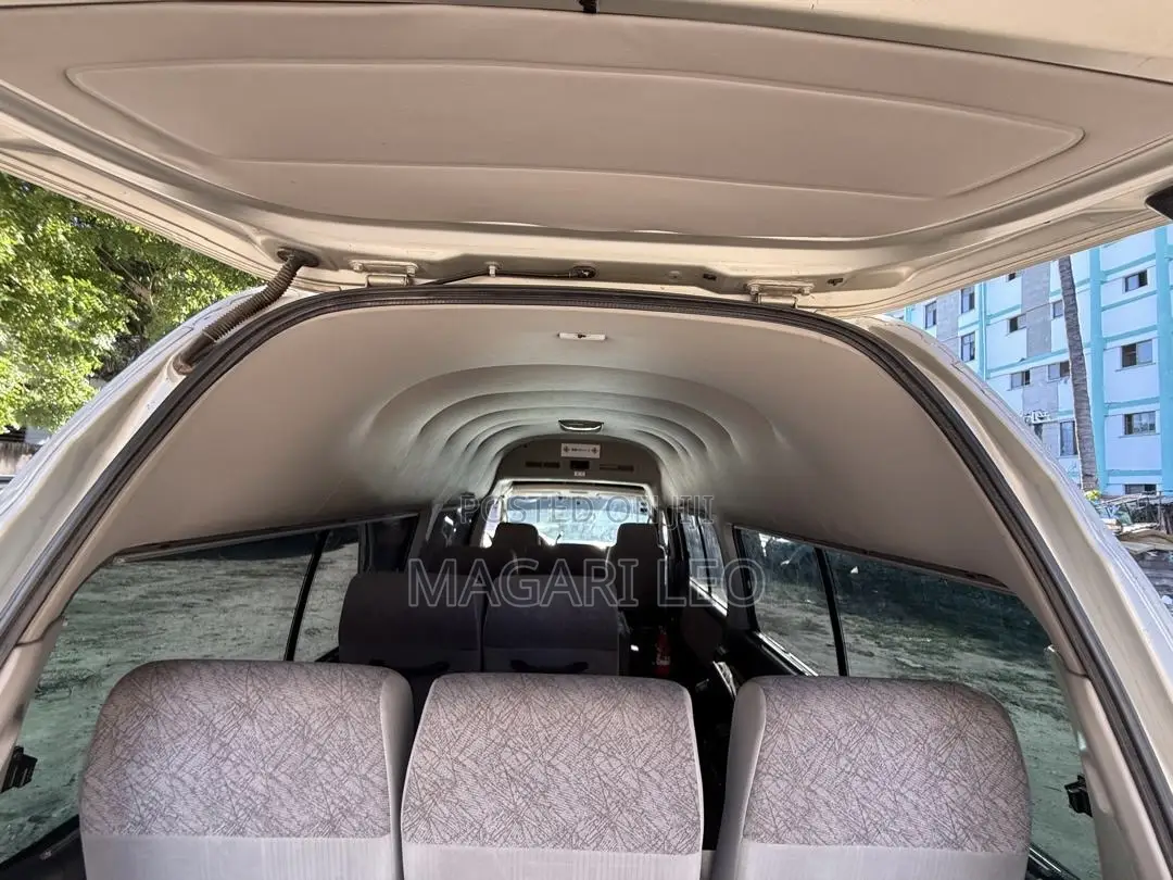 Nissan Caravan (Urvan) 2007 Silver