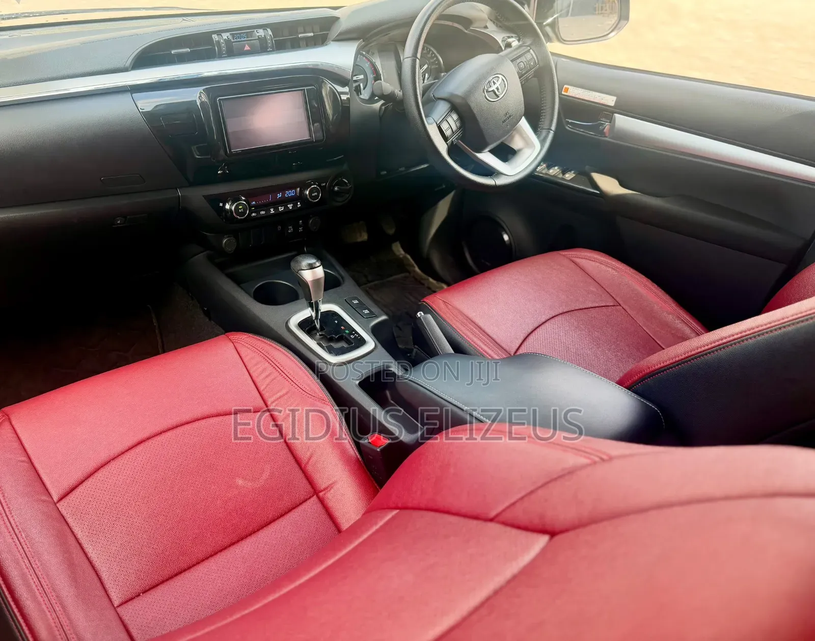 Toyota Hilux 2021 Black