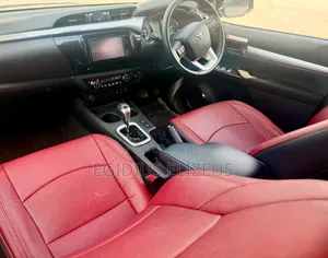 Toyota Hilux 2021 Black