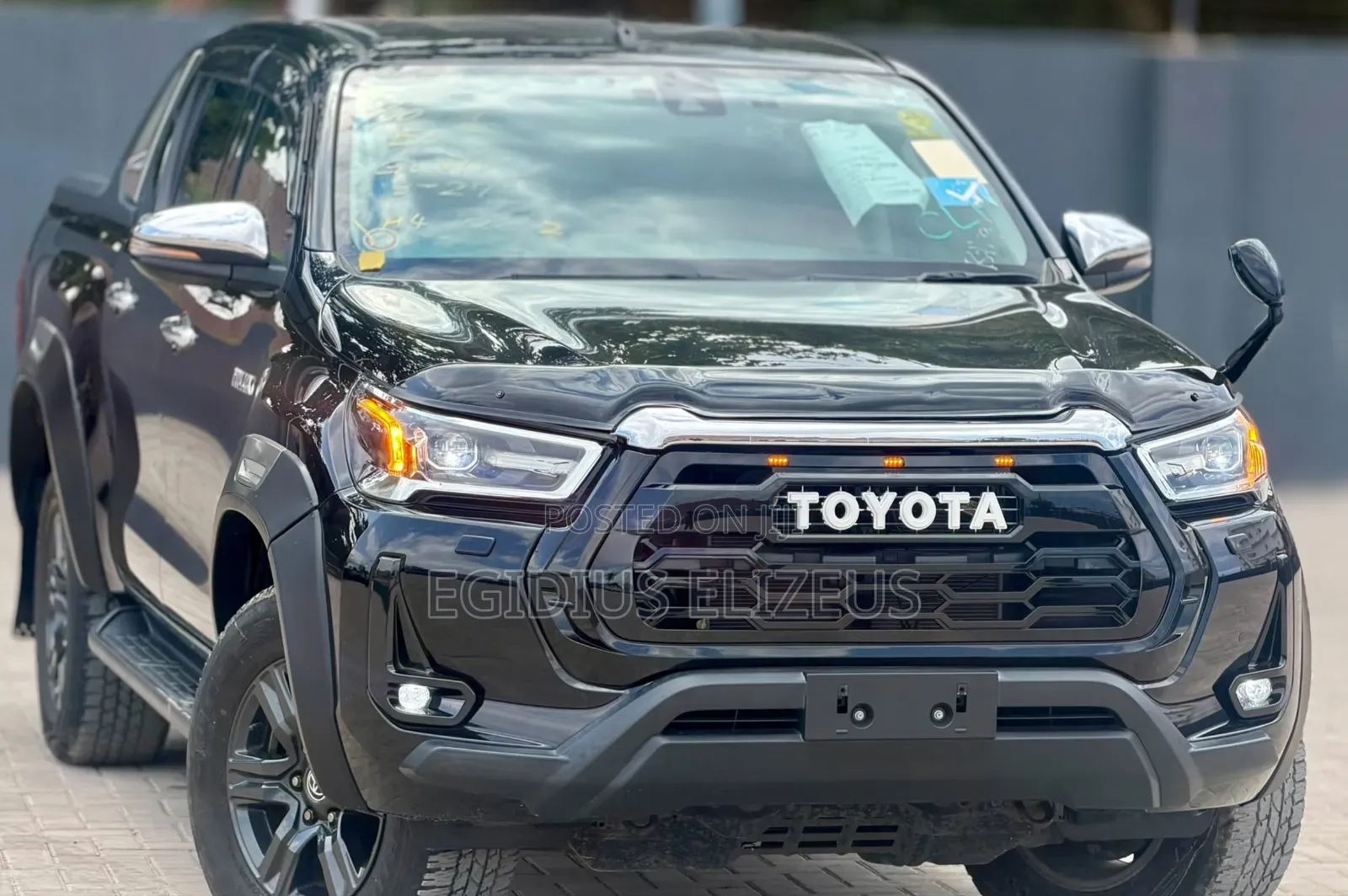 Toyota Hilux 2021 Black