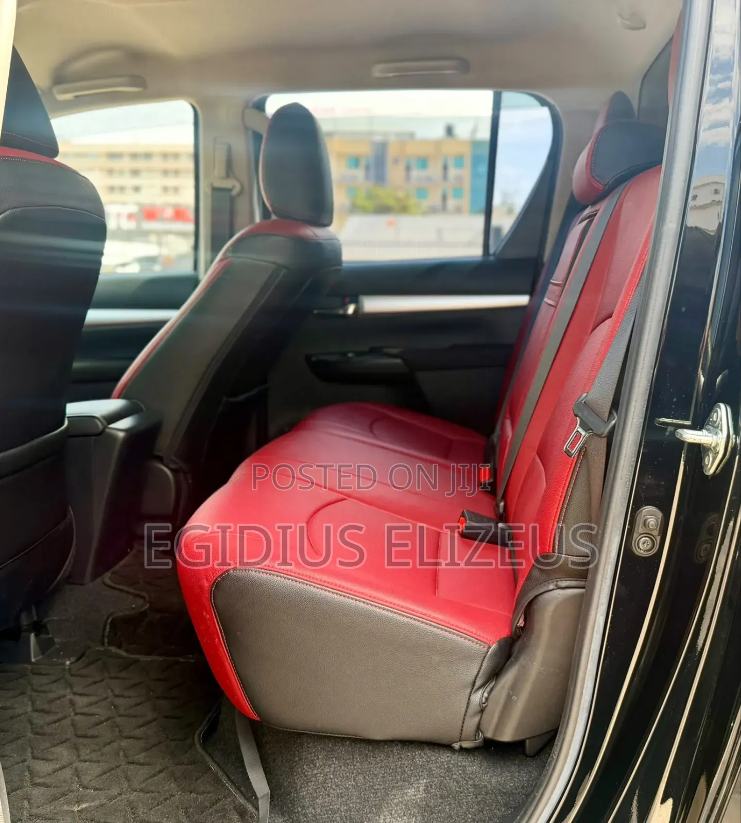 Toyota Hilux 2021 Black
