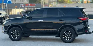 Toyota Fortuner 2018 Black