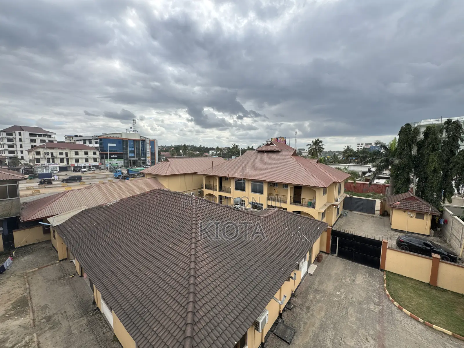Commercial Building for Sale