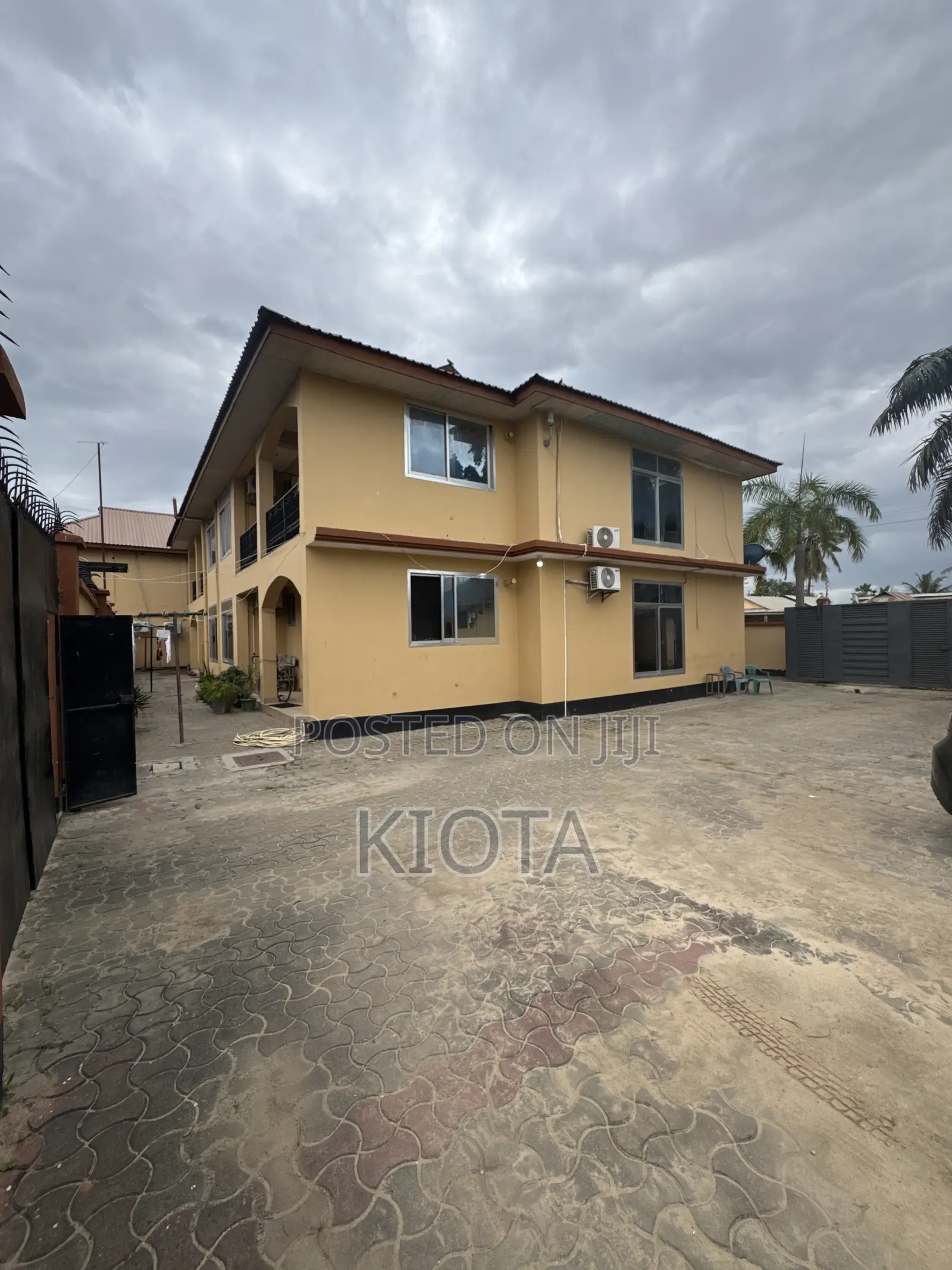 Commercial Building for Sale