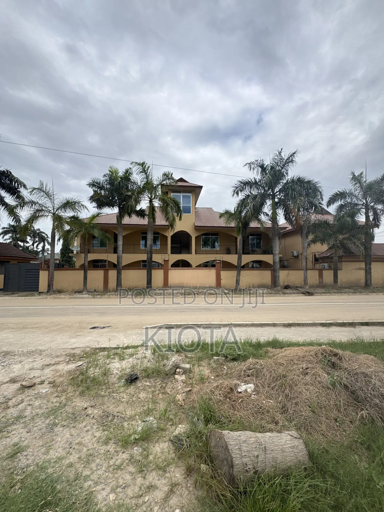 Commercial Building for Sale