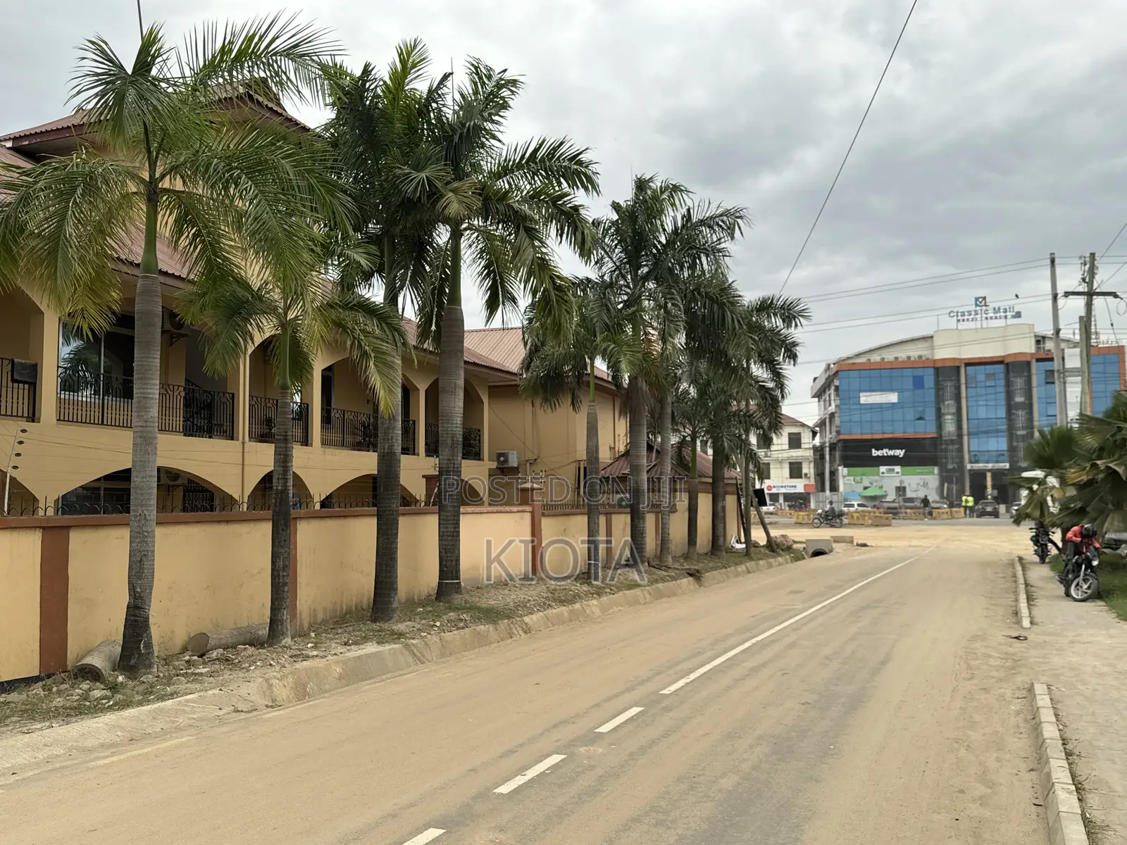 Commercial Building for Sale