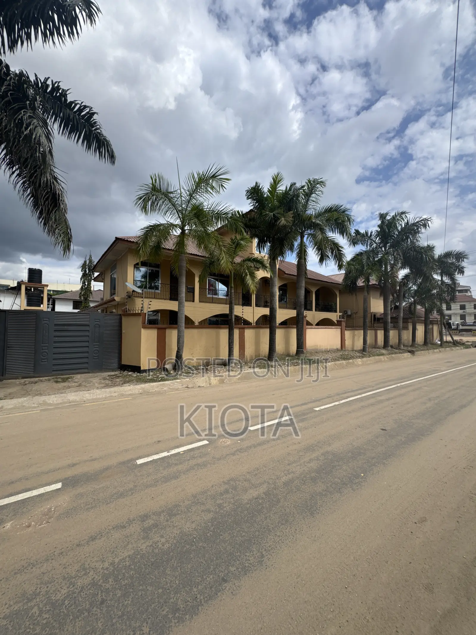 Commercial Building for Sale