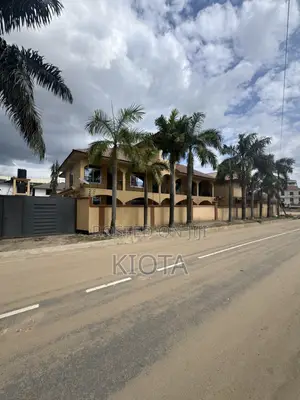Commercial Building for Sale