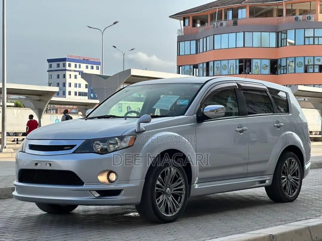 Mitsubishi Outlander 2011 Silver