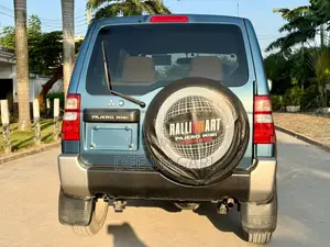 Mitsubishi Pajero 2005 Blue