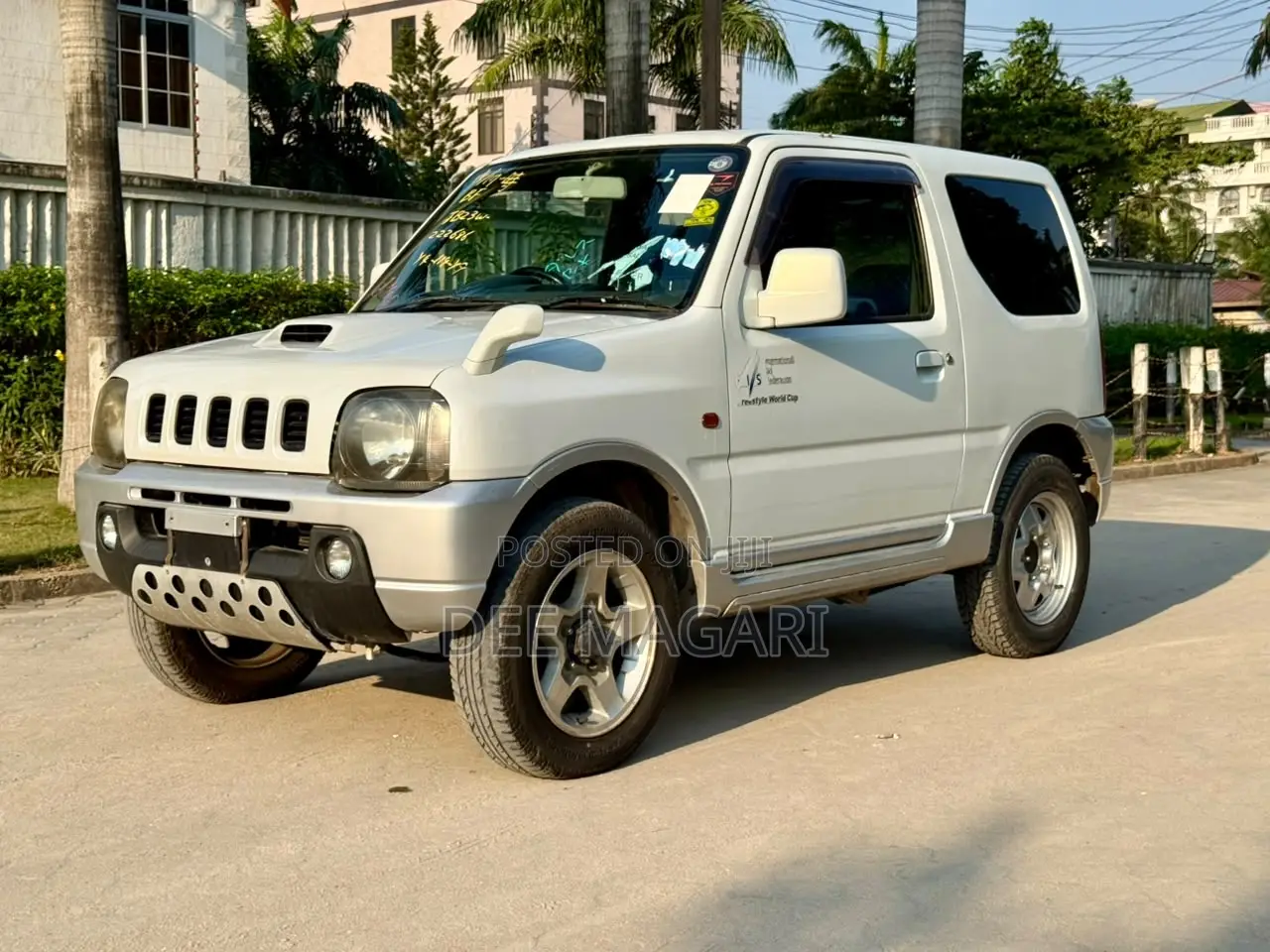 Mitsubishi Pajero 2000 White