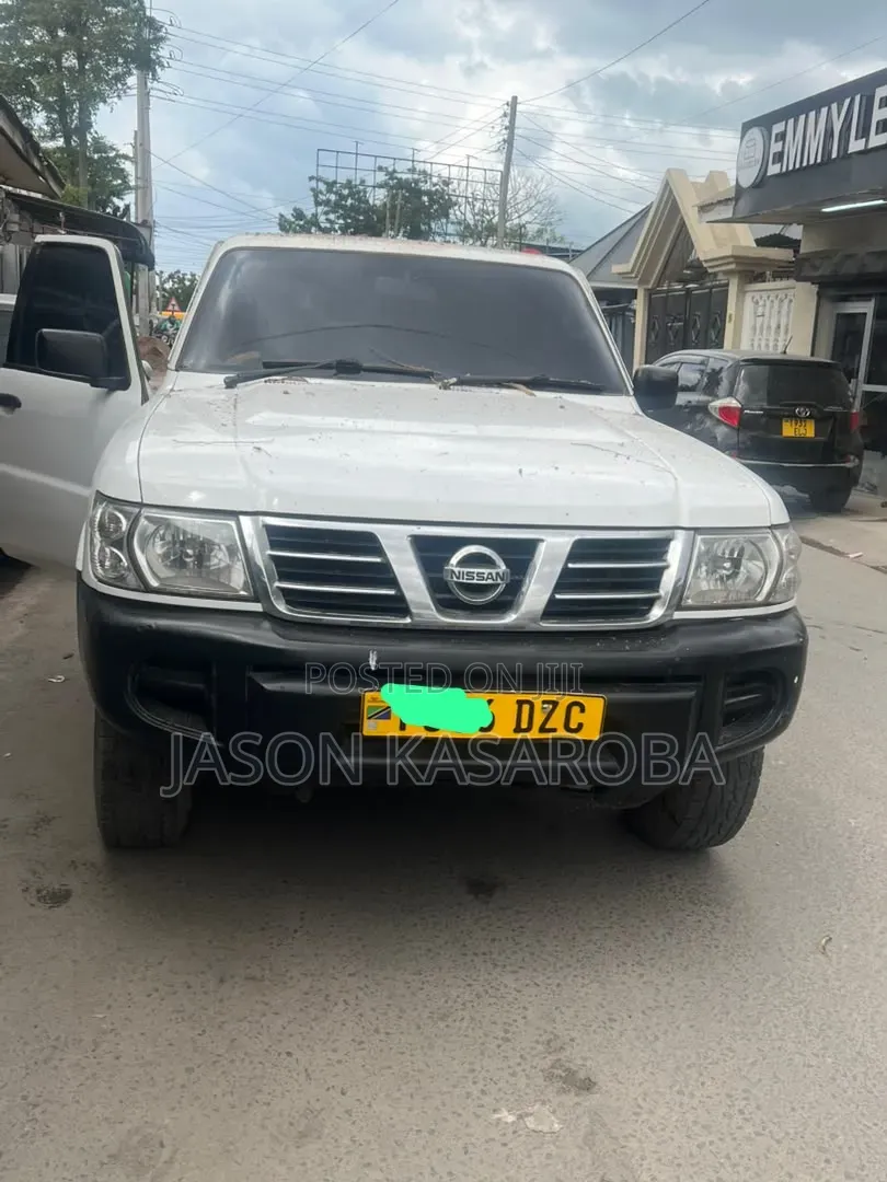 Nissan Patrol 2006 White