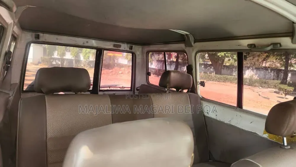 Toyota Land Cruiser 2011 White