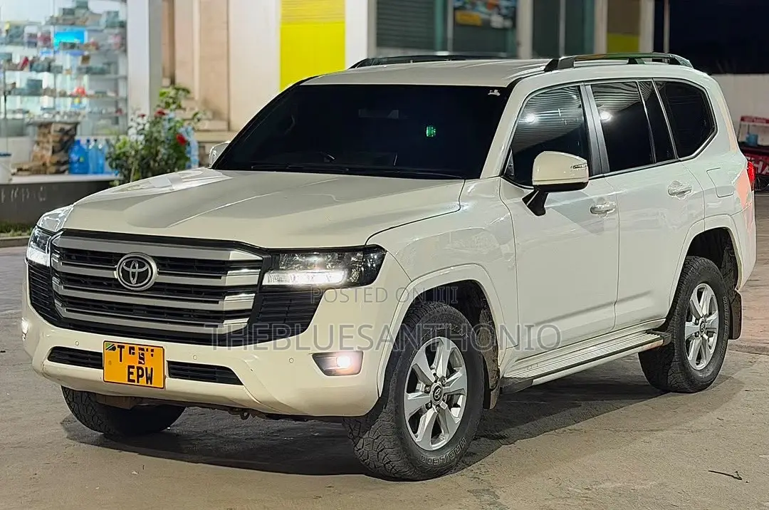 Toyota Land Cruiser 2024 White