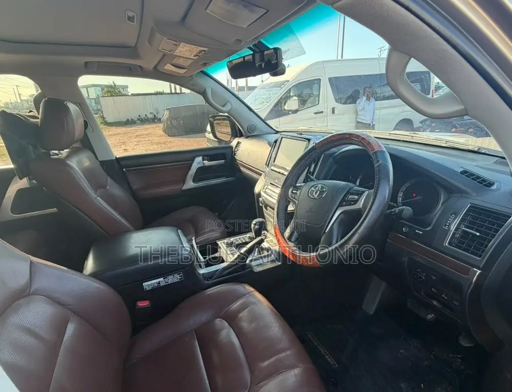 Toyota Land Cruiser 2017 Gold