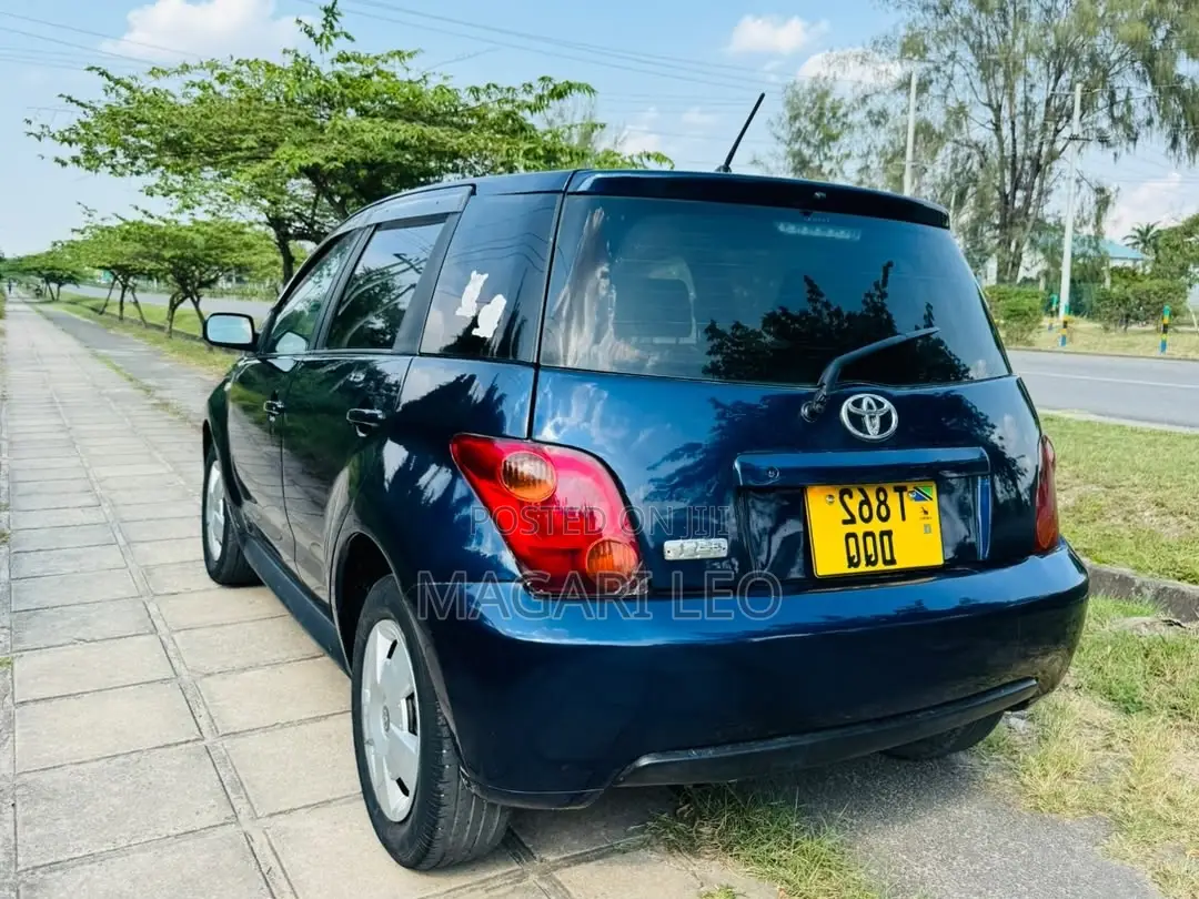 Toyota IST 2004 Blue
