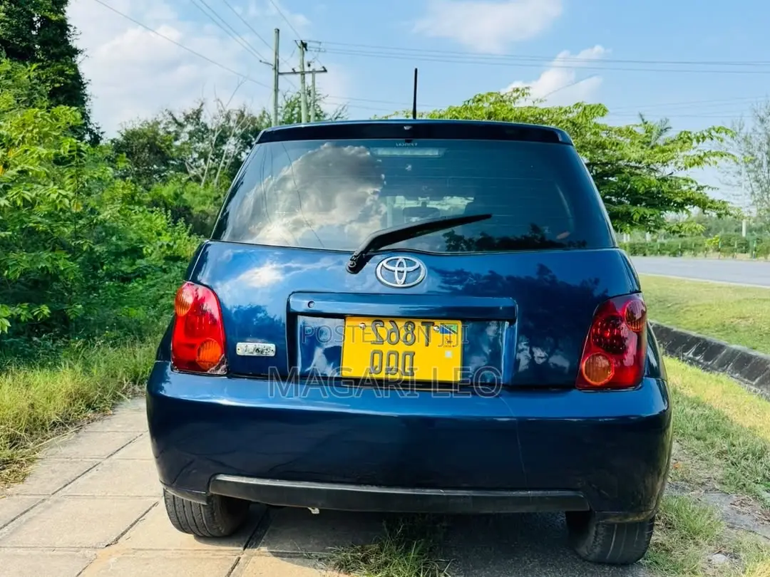 Toyota IST 2004 Blue