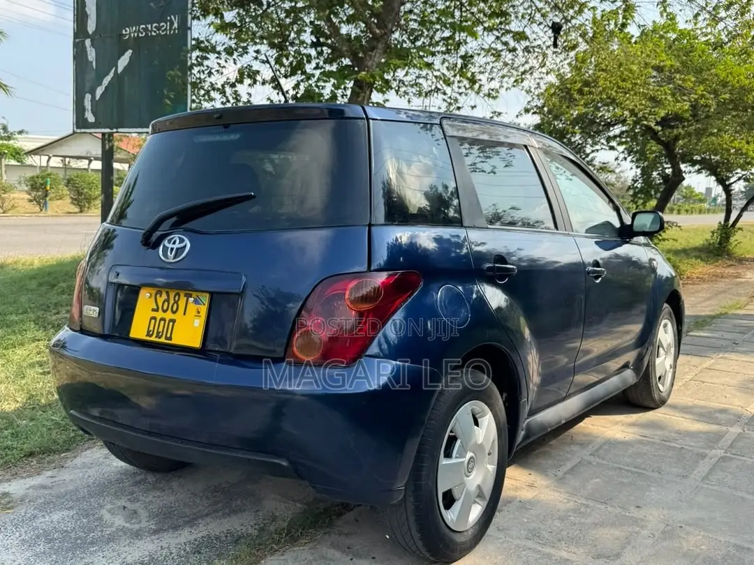 Toyota IST 2004 Blue
