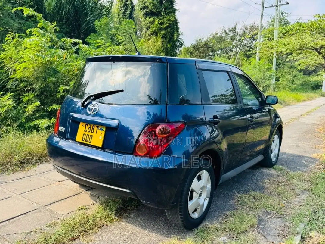 Toyota IST 2004 Blue