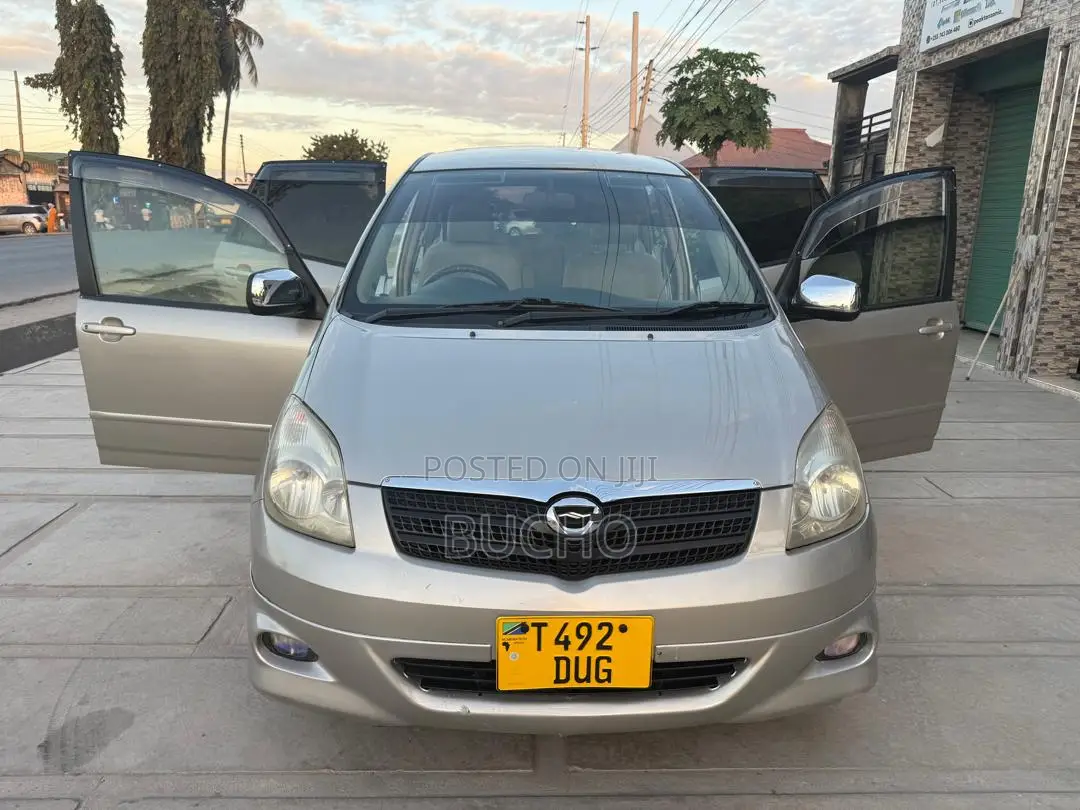 Toyota Corolla Spacio 2005 Gold