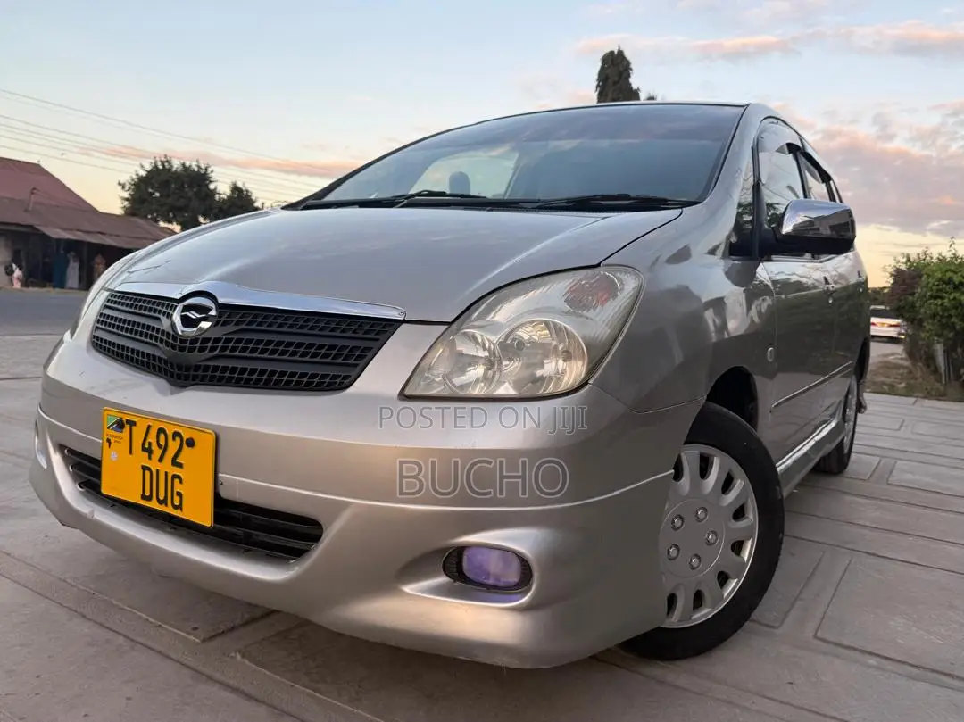Toyota Corolla Spacio 2005 Gold