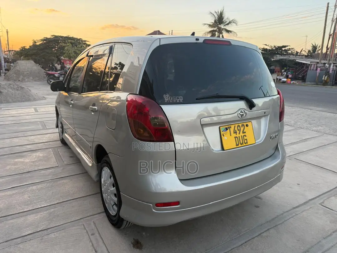 Toyota Corolla Spacio 2005 Gold