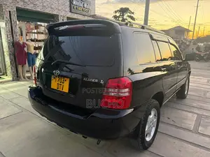 Toyota Kluger 2005 Black