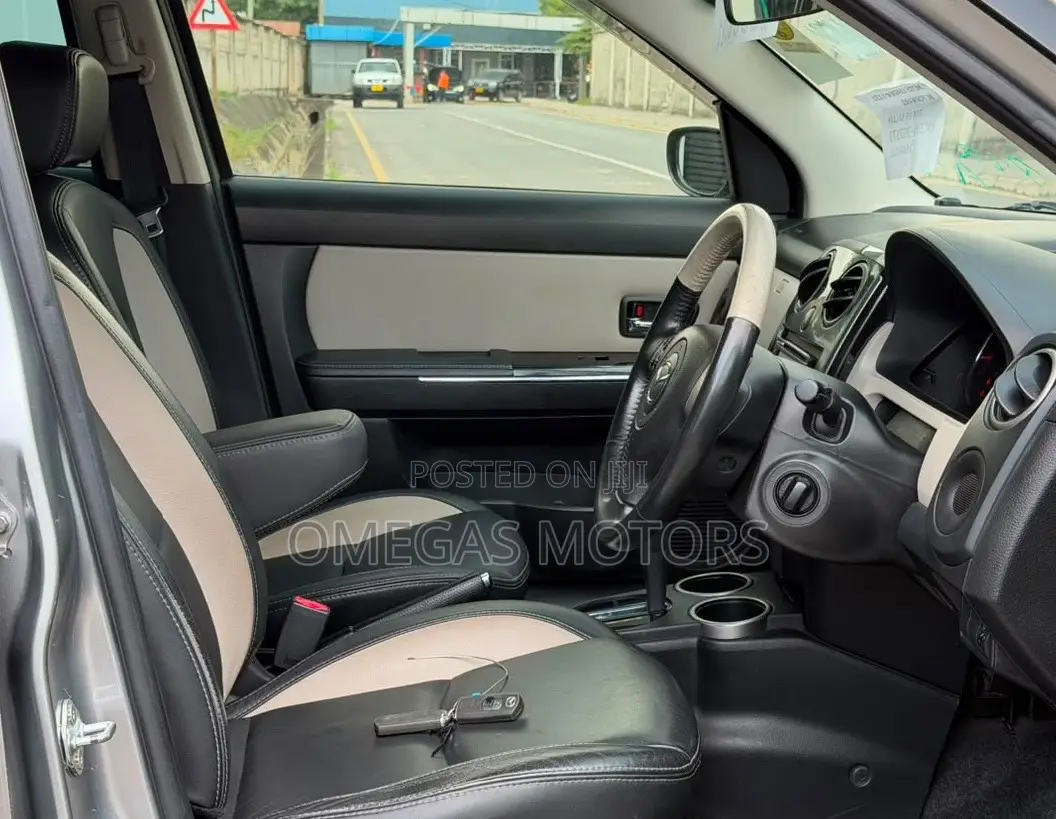 Mazda Verisa 2011 Gray