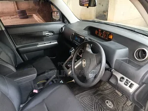 Toyota Corolla Rumion Hatchback 1.5 FWD 2010 Black