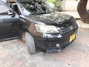 Toyota Corolla Rumion Hatchback 1.5 FWD 2010 Black