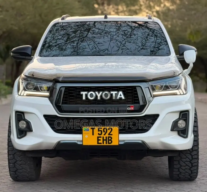 Toyota Hilux 2019 White