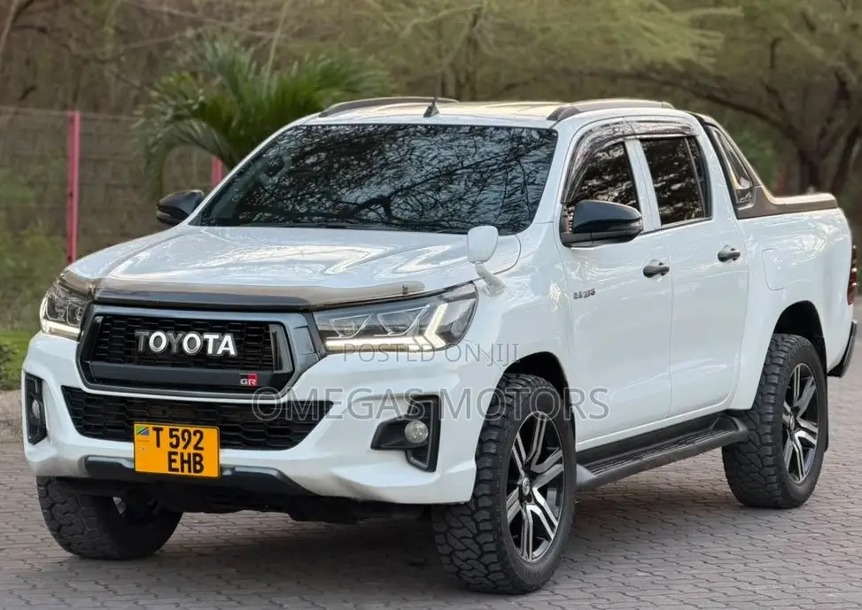 Toyota Hilux 2019 White