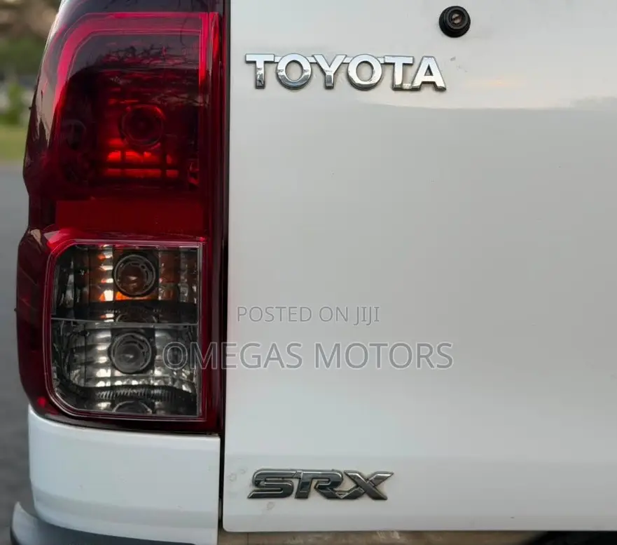 Toyota Hilux 2019 White