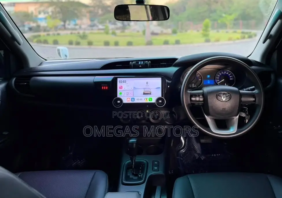 Toyota Hilux 2019 White