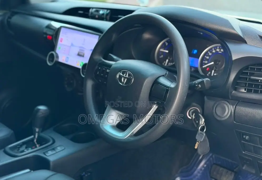 Toyota Hilux 2019 White