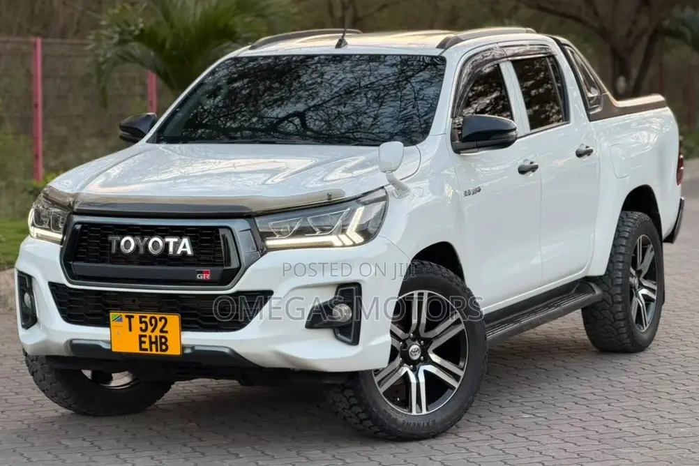 Toyota Hilux 2019 White