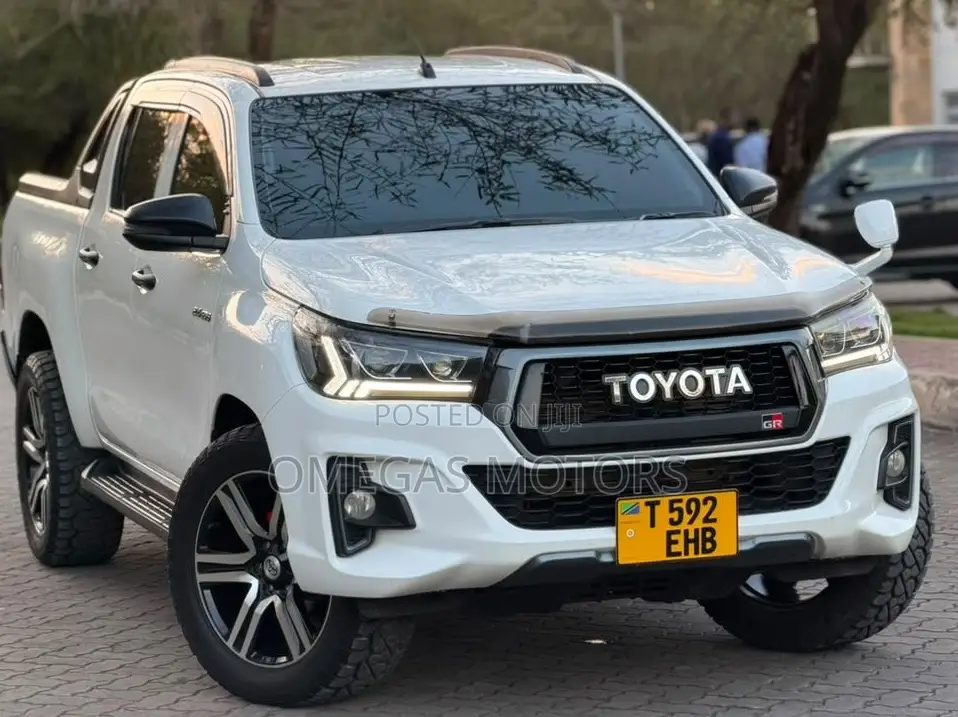 Toyota Hilux 2019 White