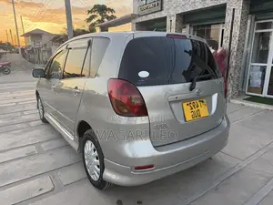 Toyota Corolla Spacio 1.5 X 2005 Beige